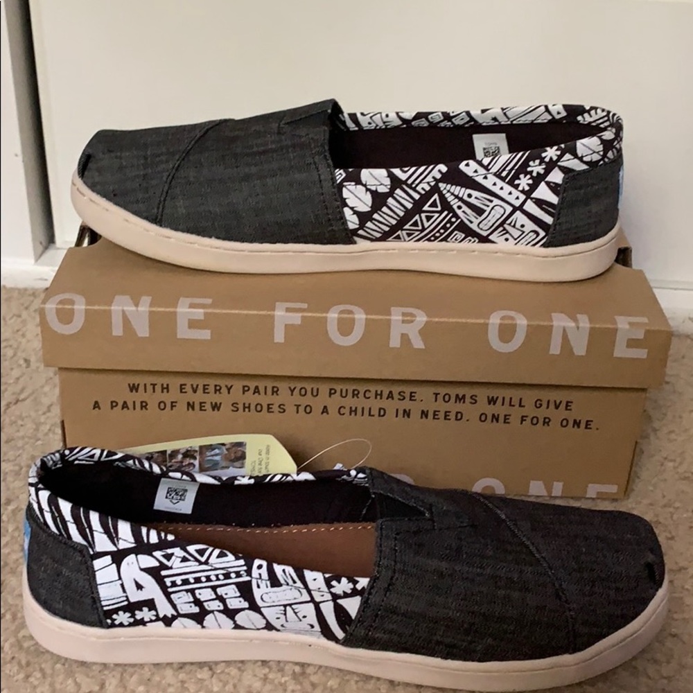 Never worn, No damage,brand new pre-owned